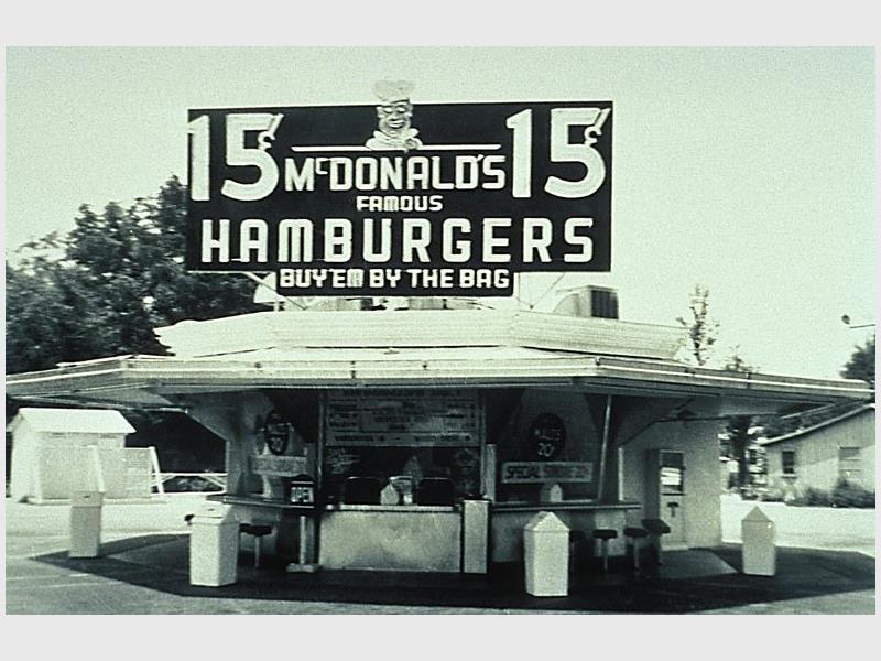 A-Fascinante-Historia-da-Primeira-Hamburgueria-do-Mundo